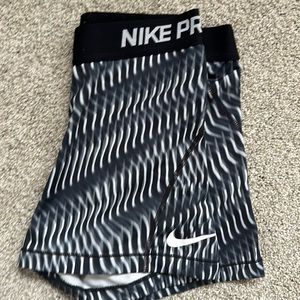 Nike pro